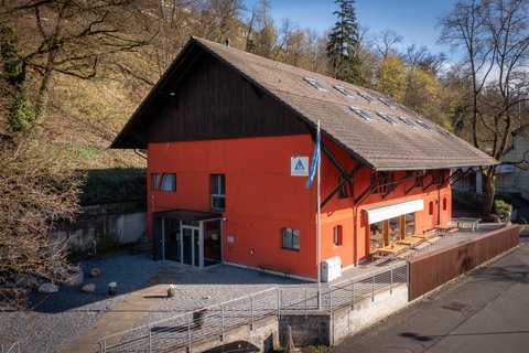 Jugendherberge-Baden-Sommer-Aussenansicht-Michi_Ganz-01.jpg